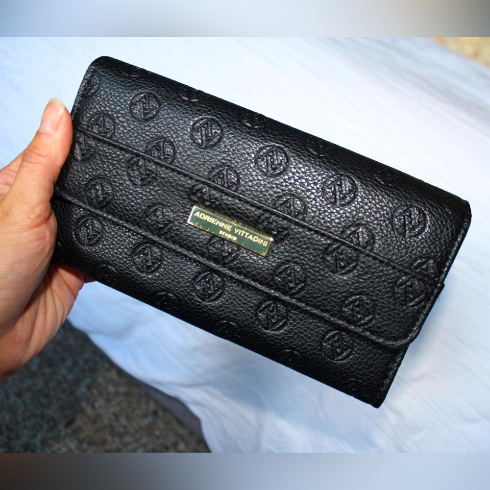 Adrienne Vittadini Wallet
